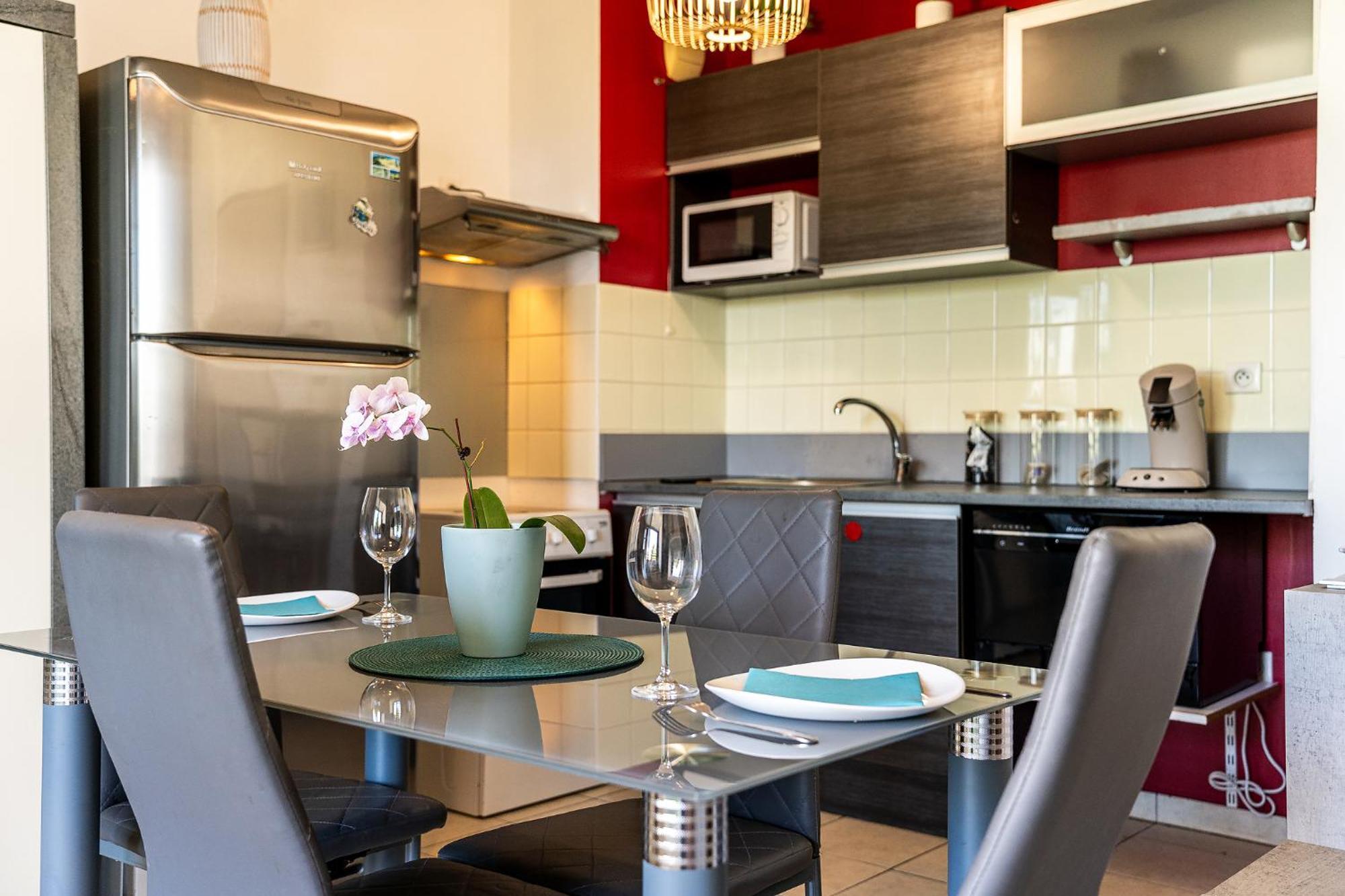 Arrivee Autonome - Parking Interieur - Netflix Apartment Saint-Denis Bagian luar foto